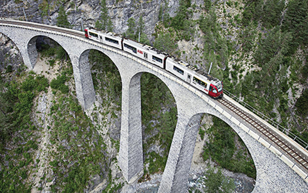 ABB CUNG CẤP UPS MỘT PHA CHO ĐƯỜNG SẮT SWISS ALP